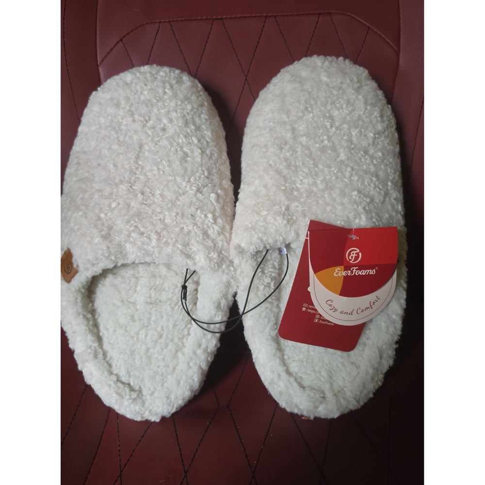 New EverFoams Womens Size 9/10 White Fuzzy Slip-on Memory Foam House Slippers